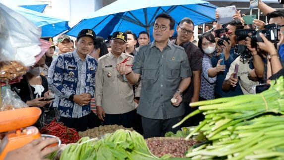 Pastikan Harga Stabil Jelang Idulfitri, Wagubsu dan Mendag Turun Langsung ke Pasar Tebingtinggi