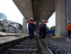 Jelang Lebaran, PT KAI Divre I Sumut Cek dan Rawat Rutin Rel Kereta