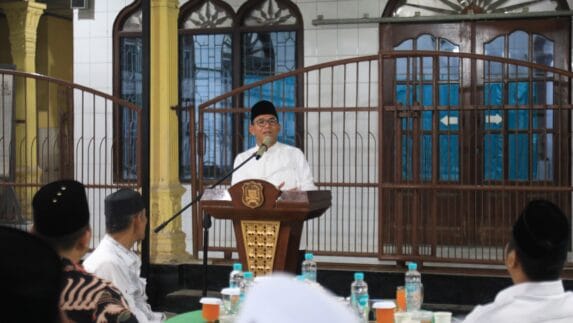 Zakiyuddin Harahap Ajak Warga Makmurkan Masjid dan Jaga Kebersihan