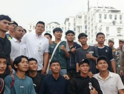 ‎Mahasiswa Kepung Kantor Gubsu, Bobby Janji Bongkar Gedung Diskotik Blue Night Langkat‎