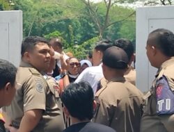 Warga Besitang Datangi Rumah Dinas Bupati Langkat, Keluhkan Bantuan Pasca Banjir