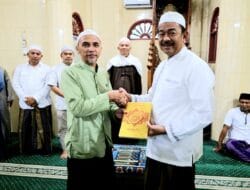 Bupati Madina Jadi Imam Salat Subuh di Panyabungan II