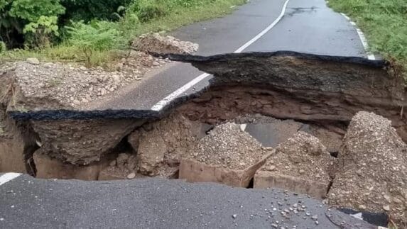 12 Jembatan Bulohseuma Trumon dan Ruas Provinsi Aceh Singkil dalam Kondisi Darurat