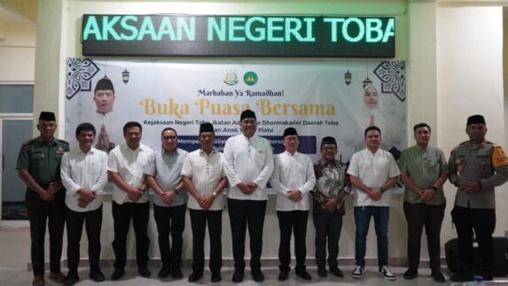 Forkopimda Buka Puasa Bersama Kejari Toba