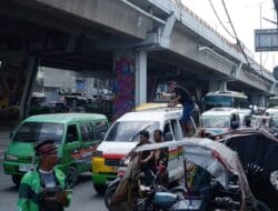 Gerbang Tol Amplas Dipadati Arus Balik Pemudik