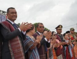 Defile Meriahkan Puncak Perayaan HUT ke-27 Kabupaten Toba di Balige