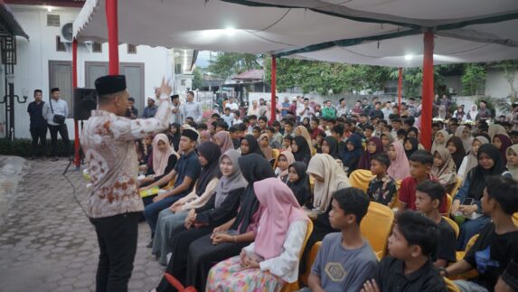 Safaruddin Salurkan Santunan untuk 736 Anak Yatim di Abdya