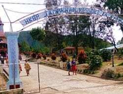 Bupati Toba Hadiri Pesta Peletakan Batu Pertama Rumah Dinas Pendeta