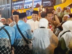 Kakan Kemenag Hadiri Acara Pelepasan Calhaj Palas 2026