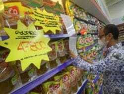 Plastik Kemasan Picu Naikknya Harga Minyak Goreng, Mendag: Stok Aman