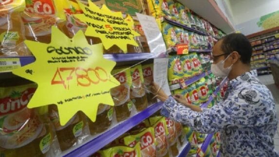 Plastik Kemasan Picu Naikknya Harga Minyak Goreng, Mendag: Stok Aman