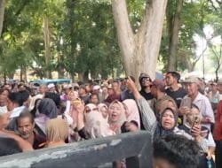 DPRD Langkat Diserbu Ribuan Massa, Tuntut Pemerataan Bantuan Banjir