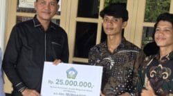 Bupati H. Mirwan Serahkan Bantuan untuk Pemulangan Jenazah Warga dari Malaysia