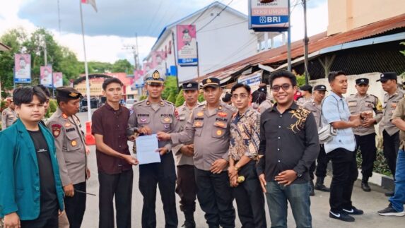 Pemuda dan Masyarakat Datangi Mapolres