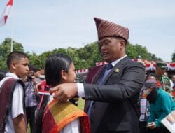 Rayakan Hardiknas, Bupati Toba: Mari Tingkatkan Mutu Pendidikan