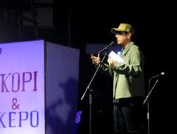 Rico Waas Rayakan Sastra Lewat Musikalisasi Puisi Kopi dan Kepo