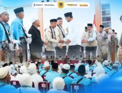 Bupati Labusel Lepas Secara Langsung 147 Jamaah Calon Haji Kloter 10 Melalui Embarkasi Medan