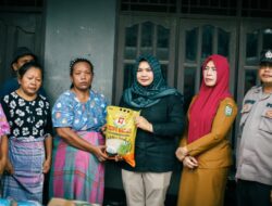 Wabup Madina Salurkan Bantuan Kebakaran di Lumban Pinasa, Atika Wacanakan Asuransi Rumah Warga
