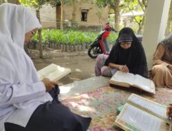 Sentuhan Spiritual Penyuluh Agama Sipispis, Dampingi Ibu-Ibu Lansia Belajar AlQur’an