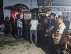 Isak Tangis Warnai Kepulangan Jenazah Alm Nurhaidid Tiba di Kampung Halaman