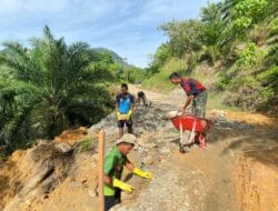Satgas TNI AD Kebut Pembangunan Jembatan Pucuk Limbang, Akses Warga Pedalaman Segera Pulih