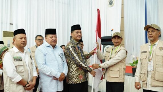 Bupati Aceh Selatan Lepas Jamaah Calon Haji 3 Kabupaten