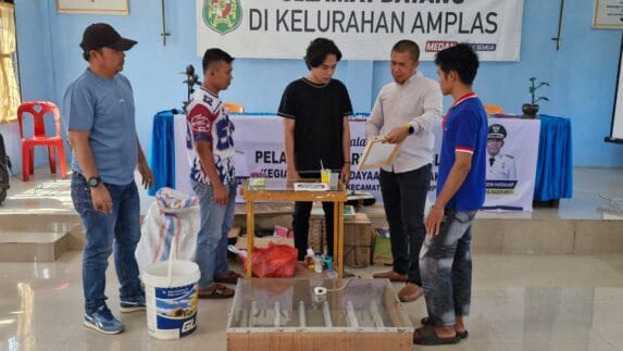Pelatihan Sablon di Kelurahan Amplas, Azhar MR KAOS Bongkar Rahasia Bangun Bisnis Modal Minim