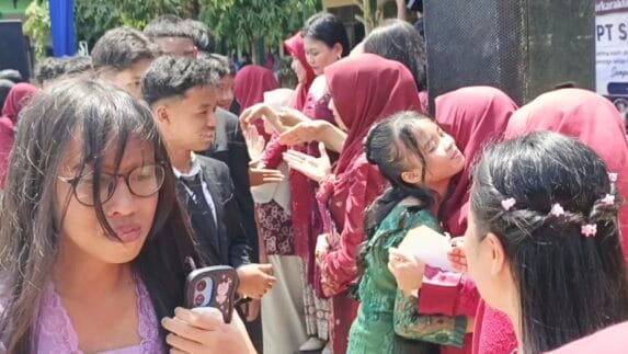 ‎Semarak Budaya Nusantara Warnai Pelepasan Siswa Kelas IX UPT SMPN 1 Medan