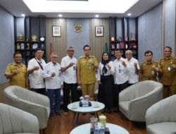 Rico Waas Dorong Purnabakti Lurah Dokumentasikan Pengalaman dalam Buku