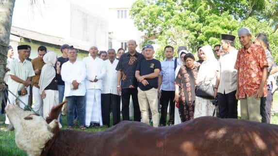Bupati Langkat Laksanakan Salat Iduladha serta Tinjau Hewan Kurban di Kampung Halaman