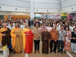Peringati Hari Tri Suci Waisak, Wali Kota Medan Ajak Umat Buddha Pancarkan Cahaya Kebaikan