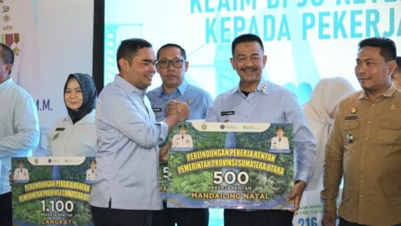 Hadiri May Day Sumut 2026, Bupati Madina Terima 500 Kartu BPJS Ketenagakerjaan untuk Pekerja Rentan