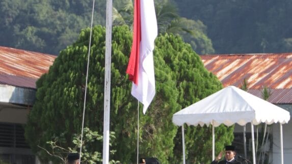 Wakil Bupati H. Baital Mukadis Pembina Upacara Peringatan Hari Pancasila
