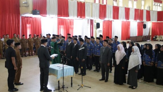 Bupati Aceh Selatan H Mirwan Lantik 57 Pejabat Administrator dan Pengawas