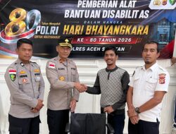 Senyum Ceria Warnai HUT Bhayangkara ke-80, Polres Aceh Selatan Serahkan Kursi Roda untuk Warga Disabilitas
