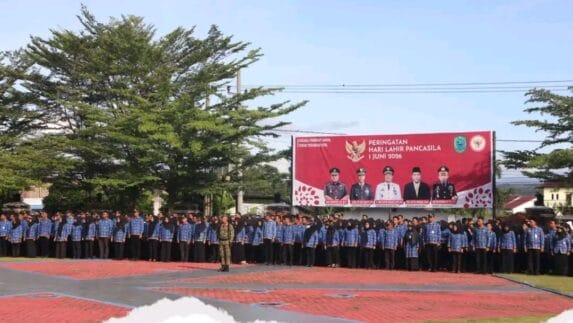 Pemkab Paluta Gelar Upacara Peringatan Hari Lahir Pancasila di Halaman Kantor Bupati