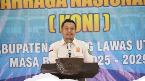 Bupati Paluta Hadiri Pelantikan KONI di Aula Serbaguna