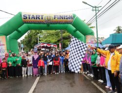 Bupati Madina Lepas Jalan Santai HUT Bhayangkara ke-80, Ratusan Warga Padati Taman Kota Panyabunga