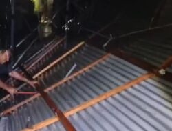 Hujan Deras dan Angin Kencang Landa Jermal IX, Atap Rumah Warga Terbang