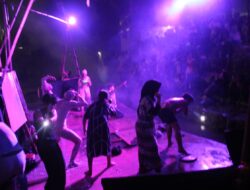 Teater Kontemporer Re-Posisi Zikir di Atas Panggung Terapung Sungai Deli Mendapat Antusias Warga