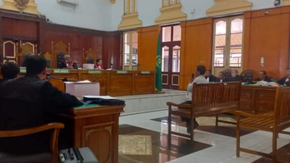 ‎Saksi Bantah Terima Smartboard, Hakim: Periksa Mantan Pj Bupati Langkat