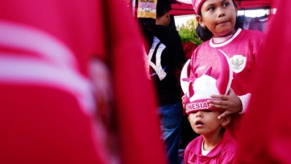 Pedagang Jersey Kebanjiran Rezeki Saat Laga Timnas Indonesia Berhadapan dengan Vietnam