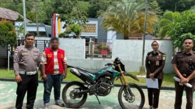 Polres Aceh Selatan Serahkan Tersangka dan Barang Bukti Kasus Kecelakaan Lalu Lintas Tahap II ke Kejari