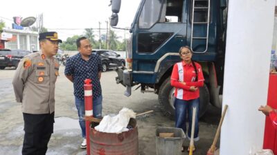 Kapolres Langkat Tinjau Penyaluran BBM di SPBU Perdamaian, Antrean Berangsur Normal