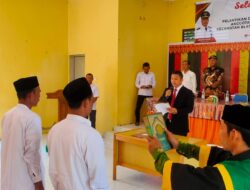 Camat Blangpidie Lantik Anggota Tuha Peut Gudang, Minta Sinergi Bangun Gampong