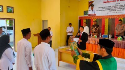 Camat Blangpidie Lantik Anggota Tuha Peut Gudang, Minta Sinergi Bangun Gampong