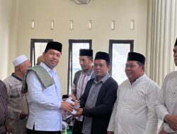 Safari Jumat, Kemenag Palas Beri Santunan Tali Asih kepada BKM Hingga Guru Mengaji 