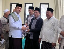 Safari Jumat, Kemenag Palas Beri Santunan Tali Asih kepada BKM Hingga Guru Mengaji 