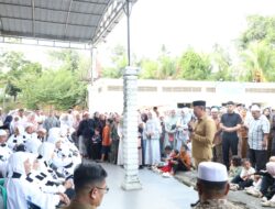 Pelepasan Jamaah Umroh di Masjid Agung Nur Ala Nur, Bupati Madina Sarankan Pakai Wings Air