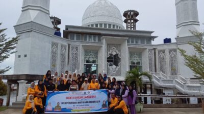 HUT IPeKB ke 19, Keluarga Besar DP3AKB Aceh Selatan Bhakti Sosial di Masjid Apung